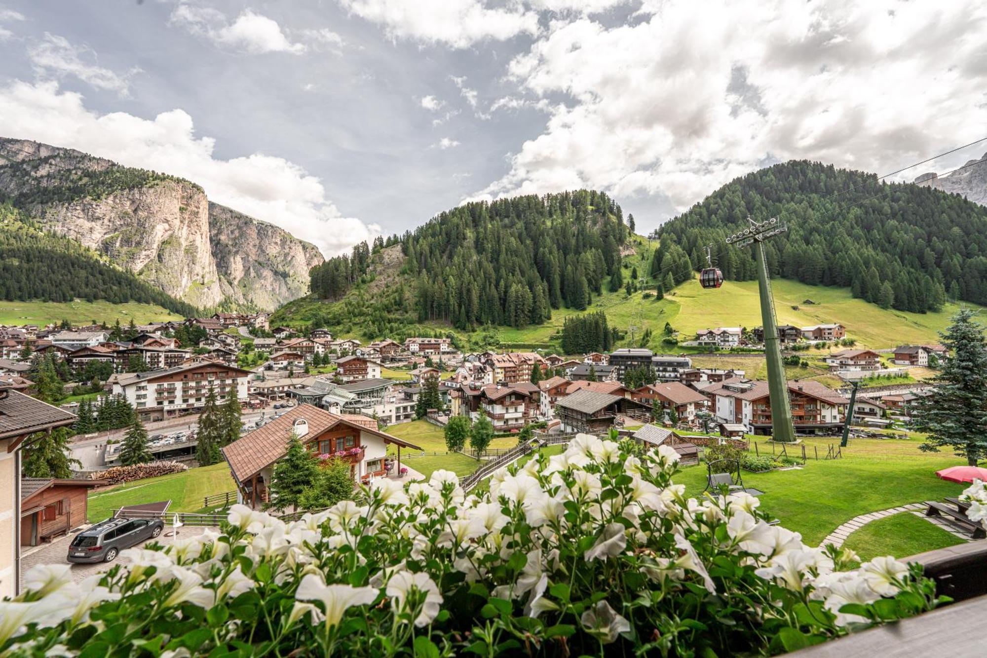 Garni La Bercia Hotell Selva di Val Gardena Eksteriør bilde